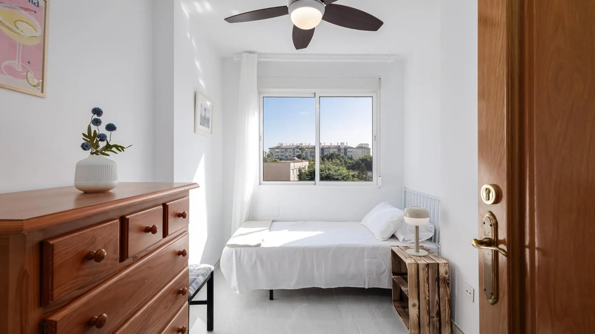 Homestay Mar De La Abadia Rooms Shared Apartment Malaga